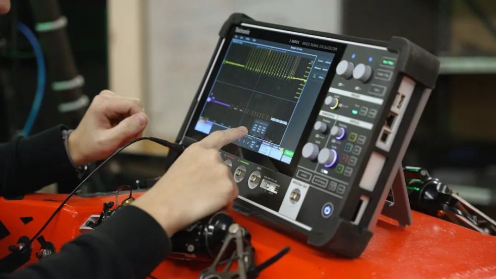 汽車控制總線測(cè)試的應(yīng)用MSO2系示波器