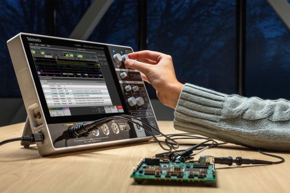 汽車總線研發測試便攜式示波器，內置鋰電池